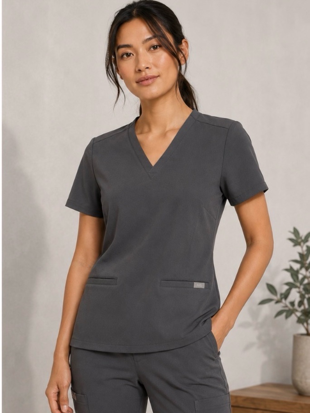 Figs Women's V-Neck Scrub Top - Charcoal dark gray grey scrubs S